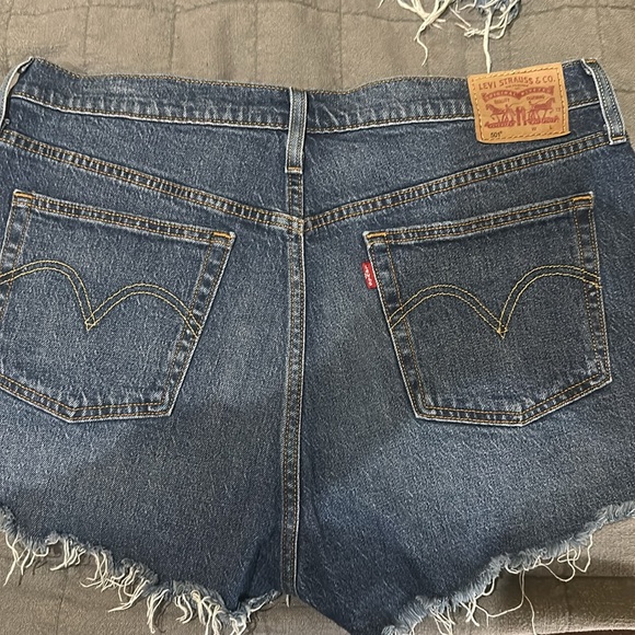 Levi’s 501 high rise button fly short - Picture 2 of 3